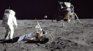 149625main_aldrinseismometer_apollo11_strip3