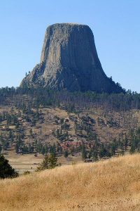 400px-A_Yool_DevilsTower_04Sep03_exif
