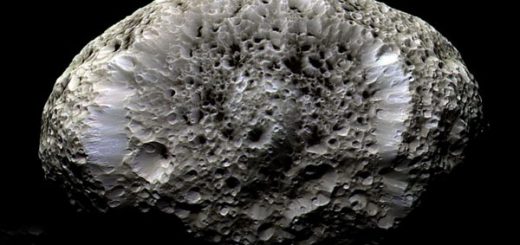 هایپریون، ماه اسفنجی