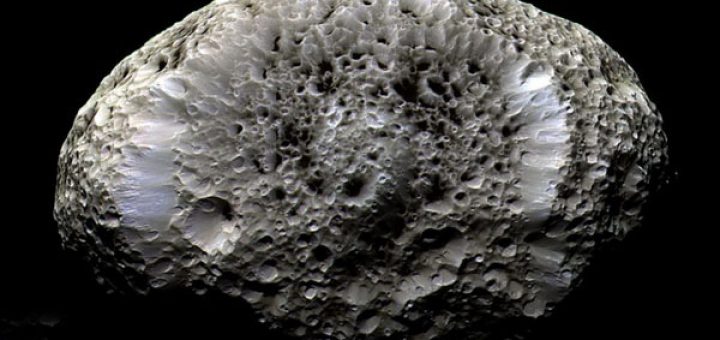 هایپریون، ماه اسفنجی