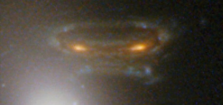 مهاجم فضايي