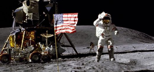 سفر انسان به ماه