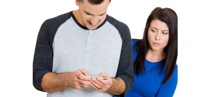 چرا همسرتان به شما شک می کند؟