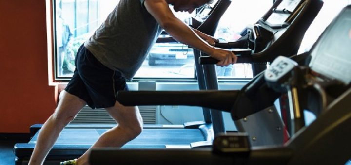 ورزش قبل از صبحانه، به مصرف کمتر کالری کمک می‌کند