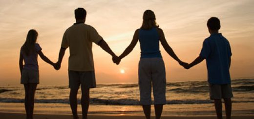 نقش کدامیک از والدین در تربیت کودک بیشتر است؟