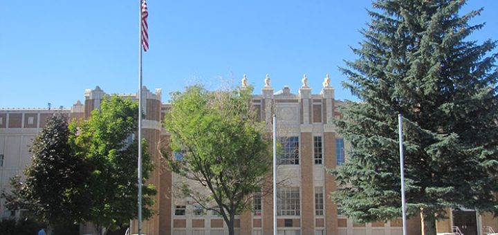 دبیرستان های تسخیر شده