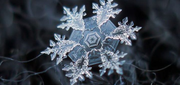 معمای قدیمی دانه های برف