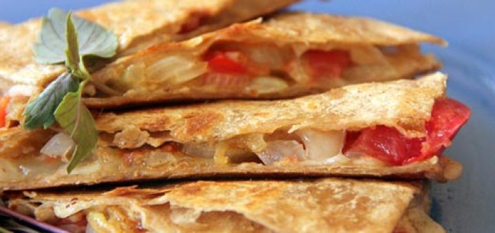 كويساديلای سبزیجات و پنیر