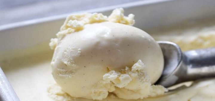 چگونه بستنی ساده وانیلی درست کنیم؟