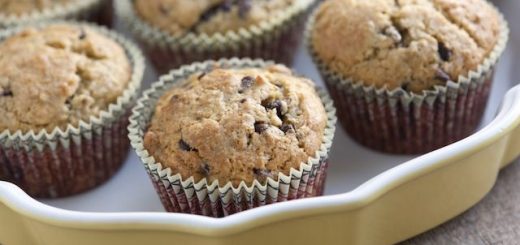 شیرینی مافین با تکه‌های موز