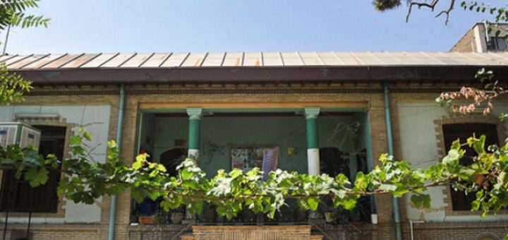 خانه پدری صادق هدایت