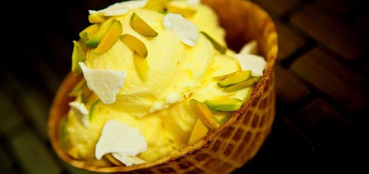 چگونه بستنی سنتی زعفرانی درست کنیم؟