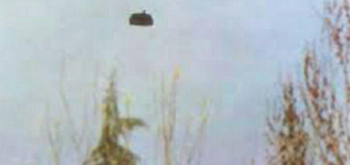 بشقاب پرنده‌ها در تپه‌های عباس آباد تهران