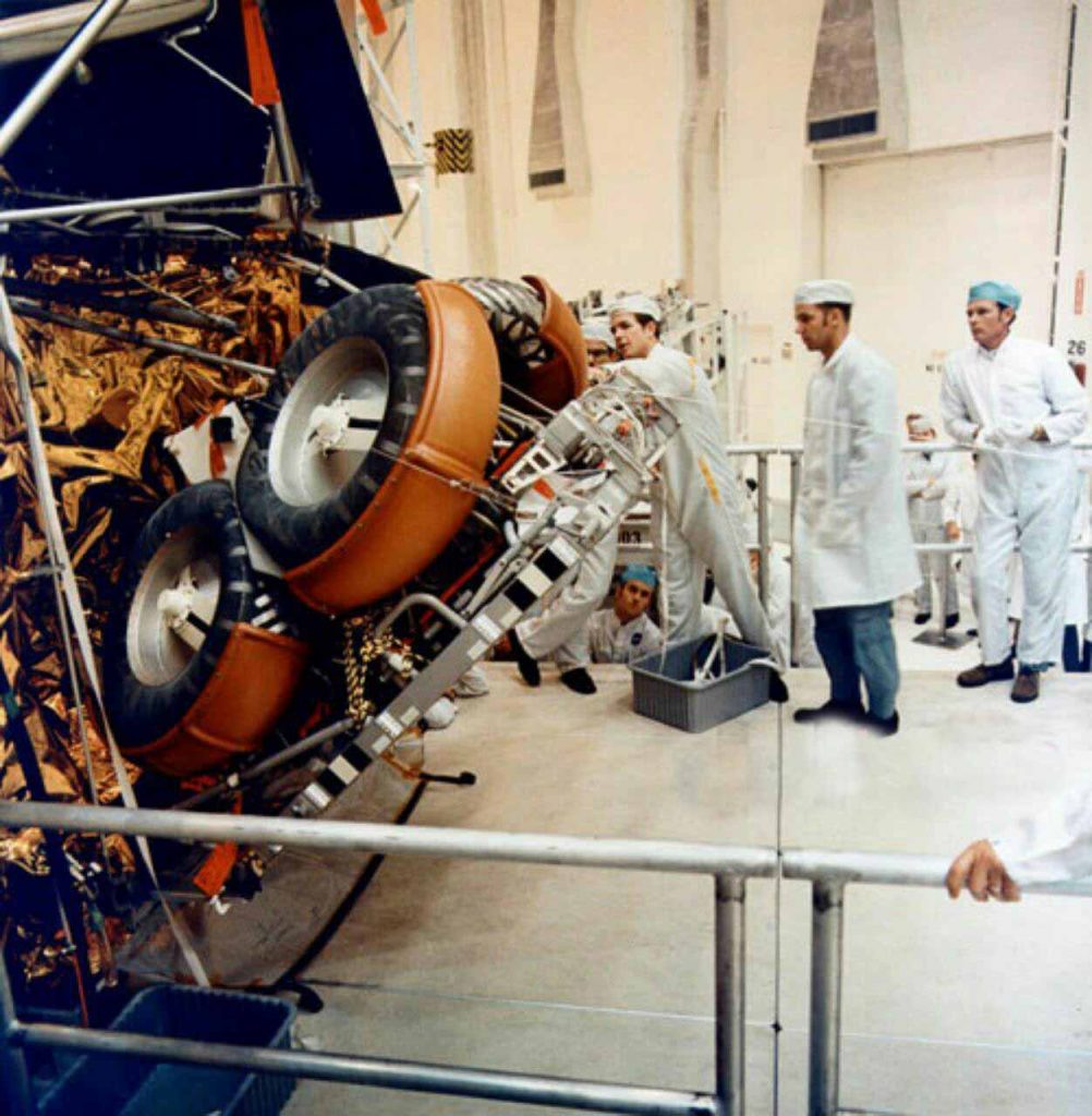 LRV خودرویی که در ماه استفاده شد