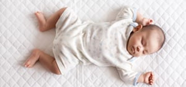 یک نوزاد دختر. تحقیقات نشان می‌دهد که دختری که در سال ۲۰۳۰ در کره جنوبی متولد شود، به احتمال ۵۷ درصد بیش از ۹۰ سال عمرخواهد کرد.