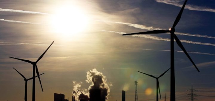 کشورهای اروپایی توافق کردند میزان اتکای خود به انرژی‌های تجدید پذیر مانند انرژی باد و خورشید را به ۲۷ درصد برسانند.