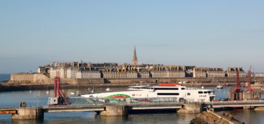 سن‌-‌ملو از دور