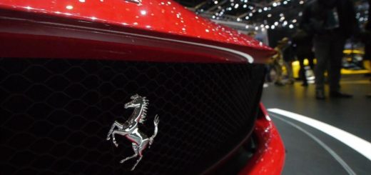 «فراری» در اشتوتگارت توانست عنوان بهترین موتور سال را کسب کند