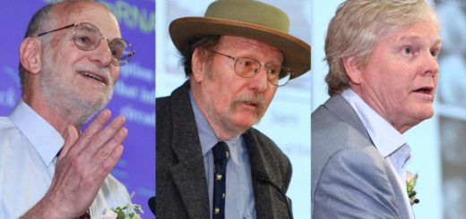 از چپ؛ مایکل روزبش، جفری هال و مایکل یانگ، برندگان امسال جایزه نوبل پزشکی