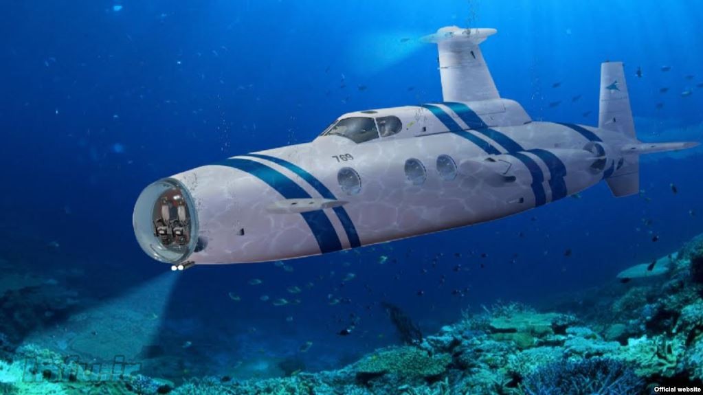زیردریایی لوکسشخصی که داخل آن شبیه کشتی‌های تفریحی ساخته شده ۱۸ متر طول دارد و دارای ظرفیت ۲۰ سرنشین است.