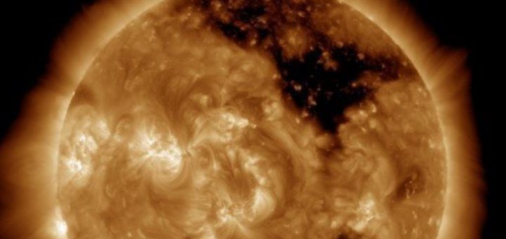 حفره سیاه بر روی خورشید