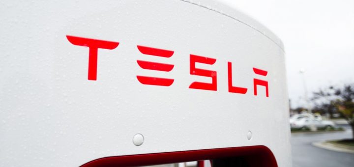 قرار است تا پایان تابستان از کامیون تماما برقی تسلا رونمایی شود.