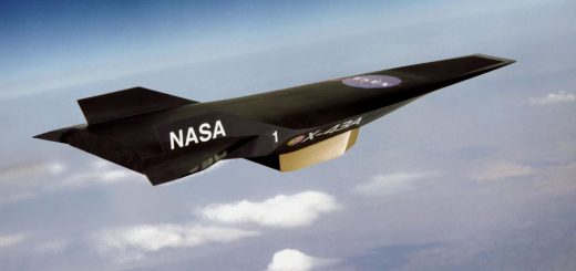 نسخه اولیه، ایکس-۴۳ بیش از هفت برابر سرعت صوت در حدود ۸۰۵۰ کیلومتر در ساعت را در ارتفاع ۳۰ کیلومتری زمین را تجربه کرد.