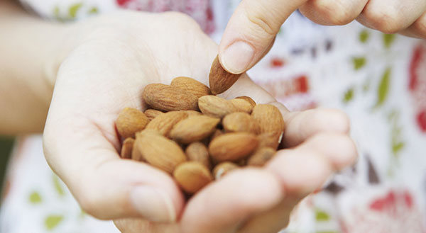 خواص بادام برای پوست صورت