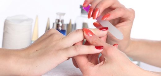 مانیکور کردن