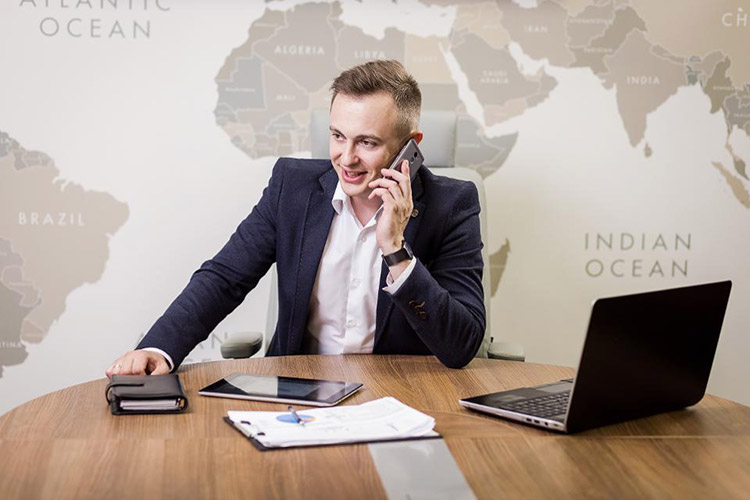 ارتباط با مشتری