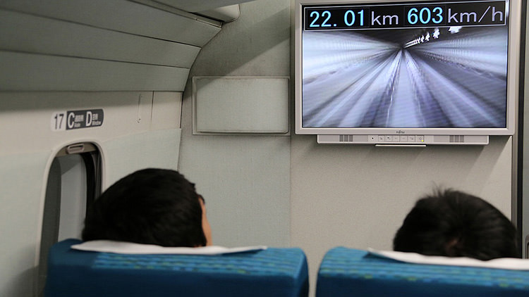 نمایشگر قطار مگلو L0 ژاپن