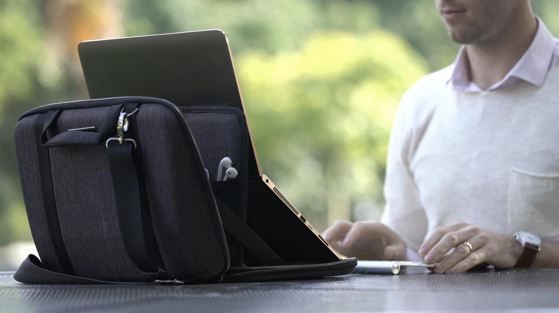 کیف لپتاپ ارگونومیک