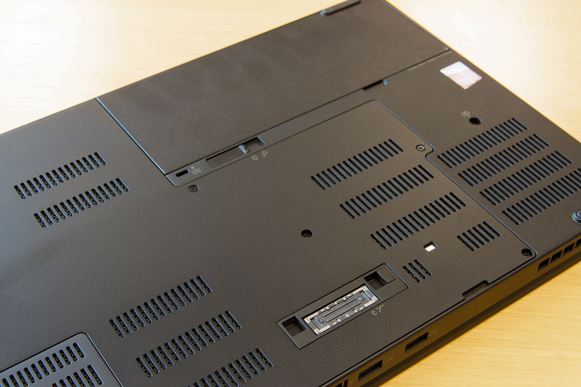 lenovo-p50-laptop-bottom-2-2000x1333