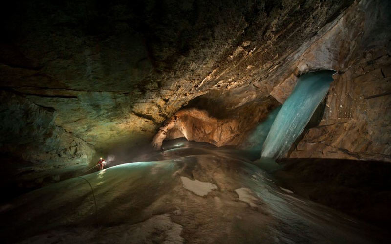 غاری با فضای آکوستیک