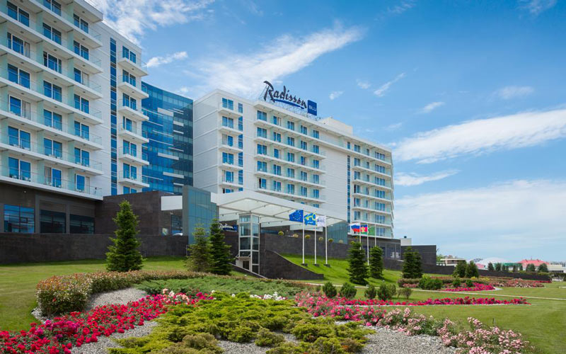 نمای خارجی هتل رادیسون بلو
