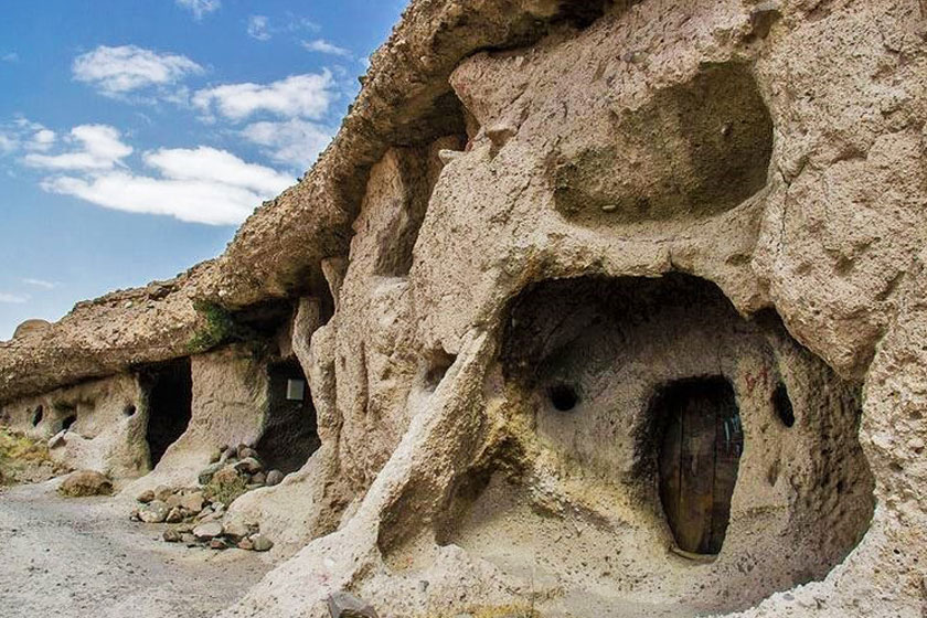 روستای صخره ای میمه