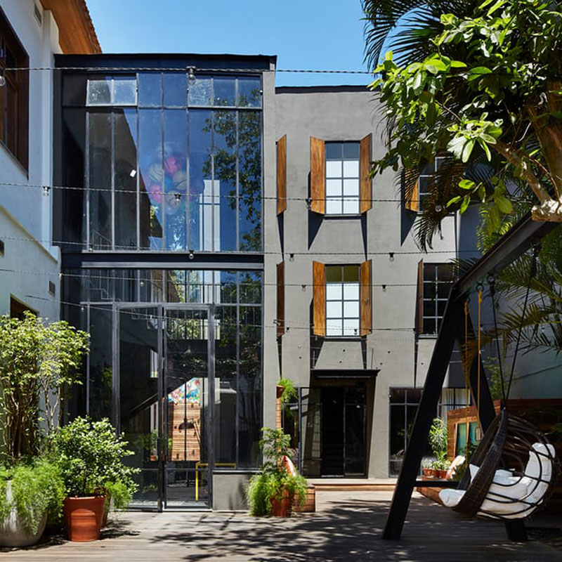 ریو، پناهگاه مادر (Mama Shelter)