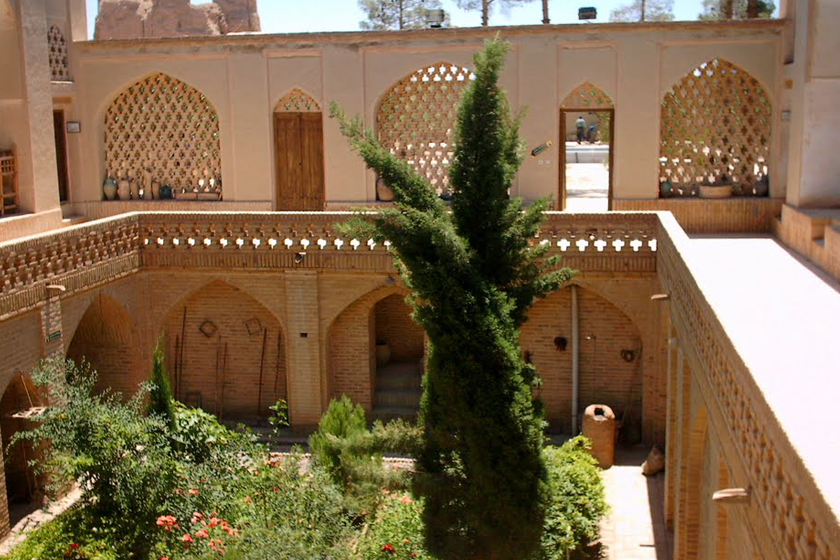 خانه پیرنیا