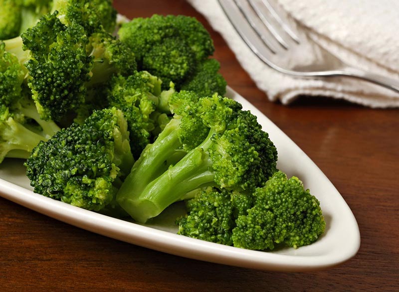 steamed-broccoli کلم بروکلی