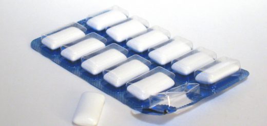 آدامس ۷ سال در معده باقی می ماند.