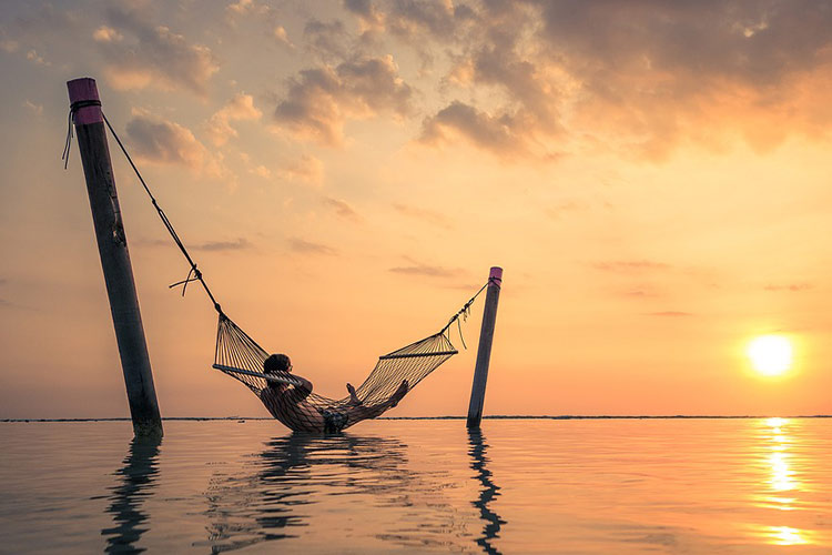 استراحت کافی استرس شدید را تسکین می‌دهد