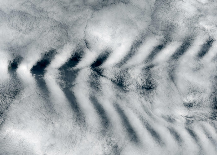 موج کوهستانی بر فراز جزیره امستردام