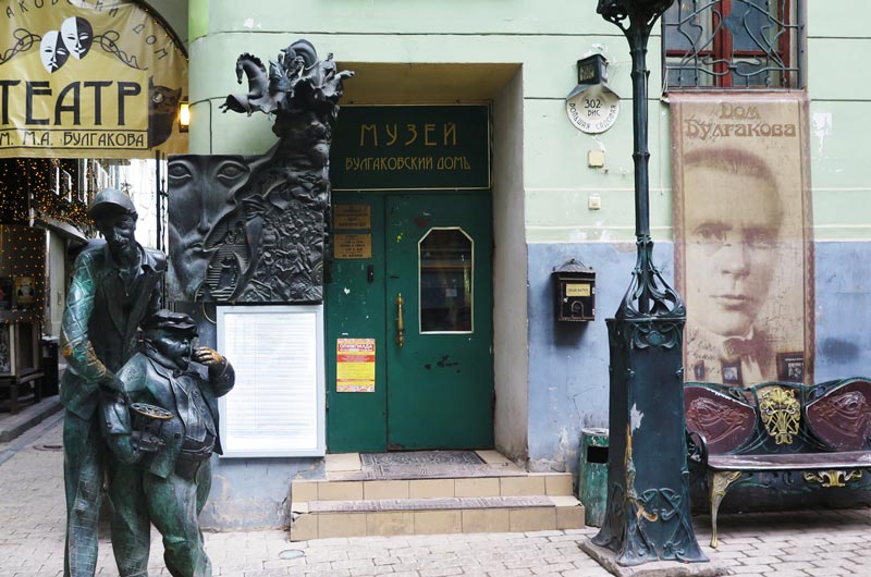 ۲۳ سفر ادبی همراه با نویسندگان بزرگ