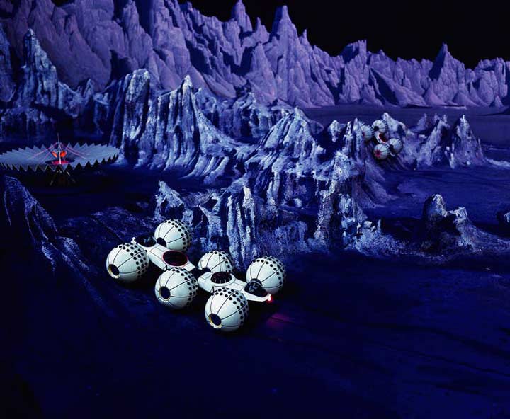 یک مستعمره ماه 