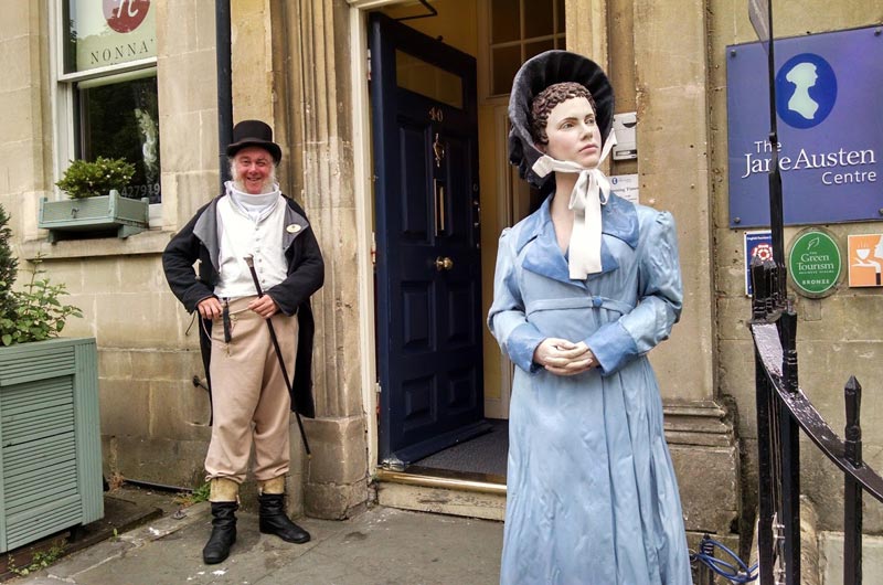 ۲۳ سفر ادبی همراه با نویسندگان بزرگ