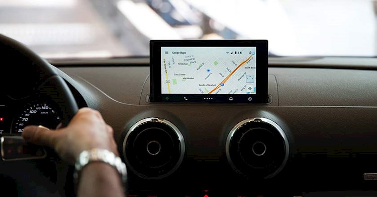 اندروید اتو (Android Auto) چه کاربردهایی در خودرو دارد؟
