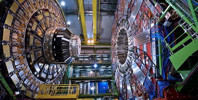 ﺷﺘﺎﺏ ﺩﻫﻨﺪﻩ ﺫﺭﺍﺕ