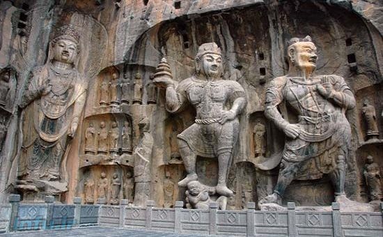 غارهای زیبای لانگمن در چین