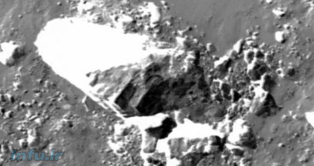 شهر موجودات فضایی در نیمه سیاه ماه